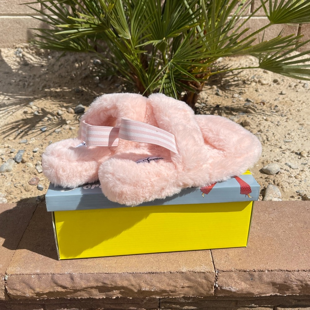Baby Pink Sling Back Slides 🌸 - Picture 3 of 4